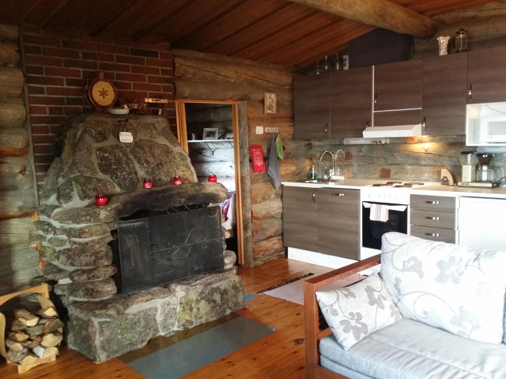 Napapiirin Jaervilomat Hotell Luukonniemi Rum bild
