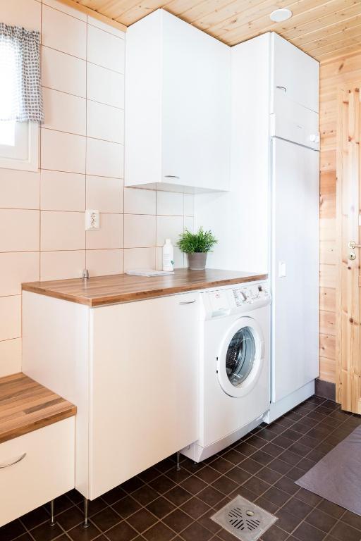 Napapiirin Jaervilomat Hotell Luukonniemi Rum bild