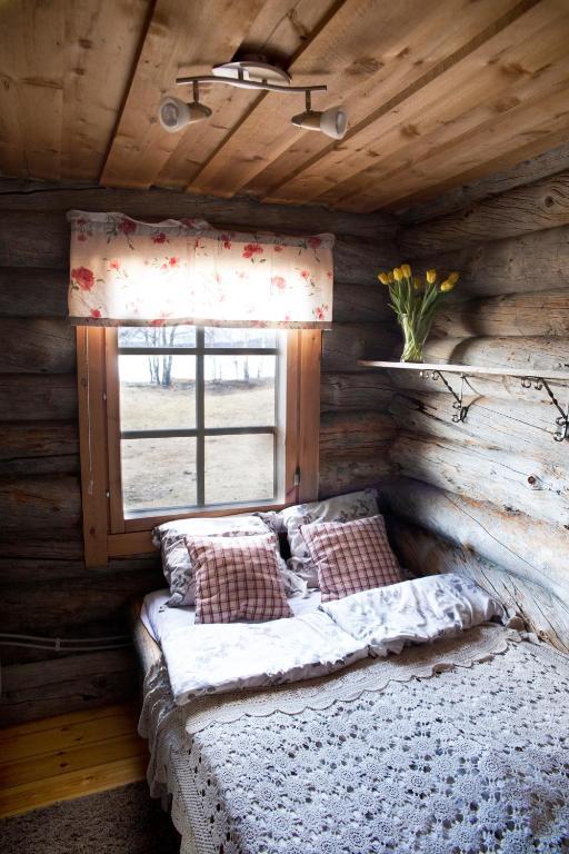 Napapiirin Jaervilomat Hotell Luukonniemi Rum bild